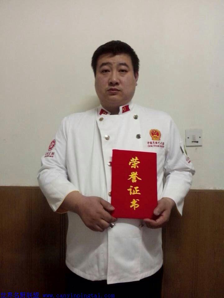 陕西省宝鸡巿向阳老坛子东风路店行政总厨王俊刚